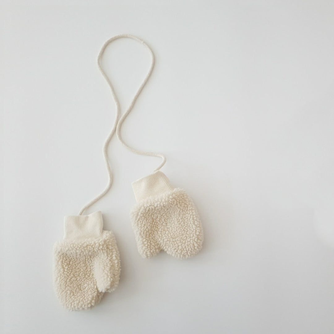 TEDDY MITTENS ON STRINGS River Finley & Friends